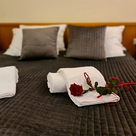 4 Zywioly Falenty Osrodek Konferencyjno-Szkoleniowy Raszyn Kültér fotó